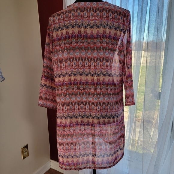 APT 9 V-Neck Sheet Printed Tunic Shirt Size Medium - Picture 3 of 8